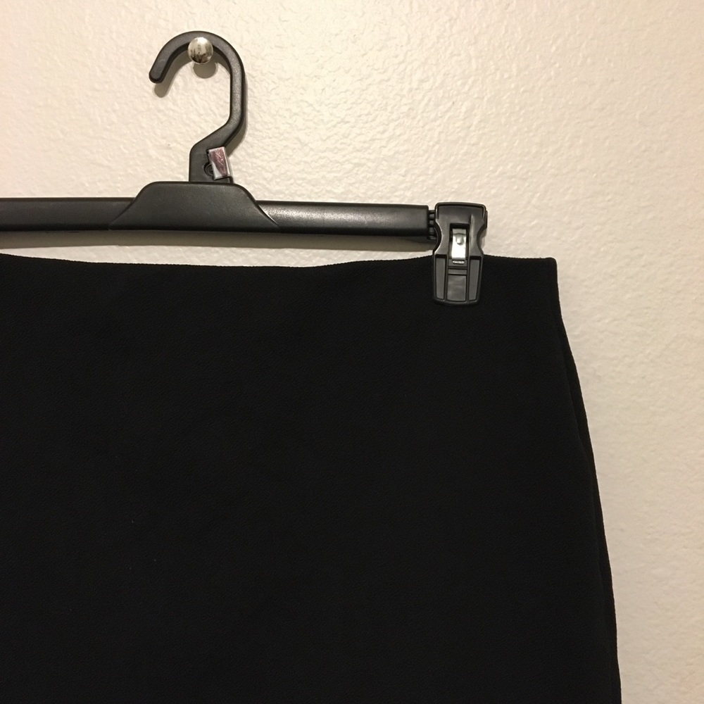 • Black Skirt •